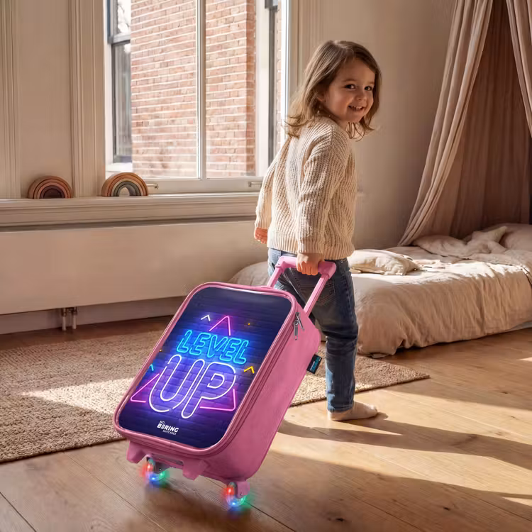 Kinderkoffer - Roze - Neonletters op een bakstenen muur — 3