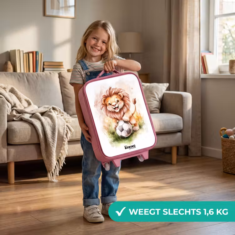 Kinderkoffer - Roze - Speelse leeuw met voetbal op grasveld — 2