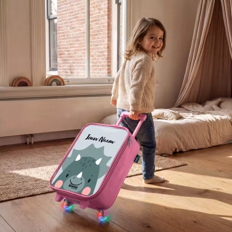 Kinderkoffer met naam - Roze - Tigo triceratops — 3