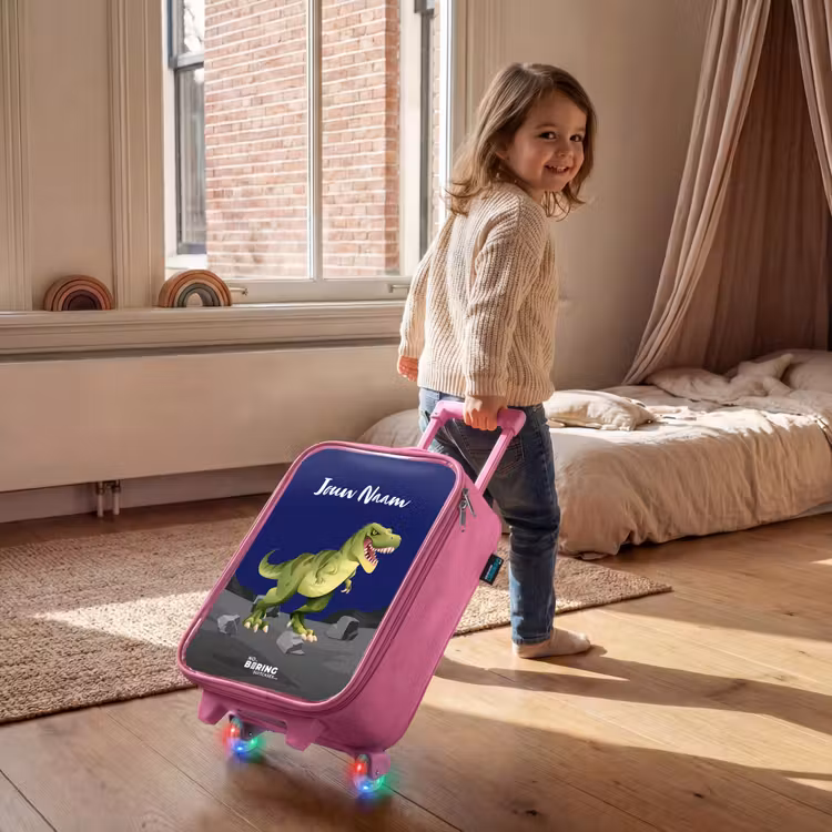 Kinderkoffer met naam - Roze - Tjibbe T-Rex — 3