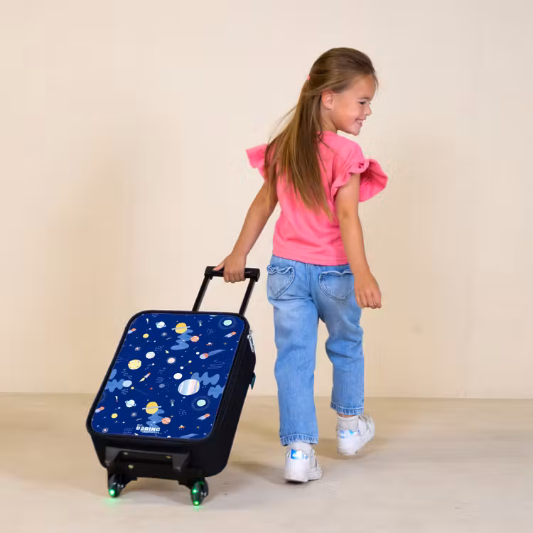 Kinderkoffer - Patroon van planeten op een donkere achtergrond — 2