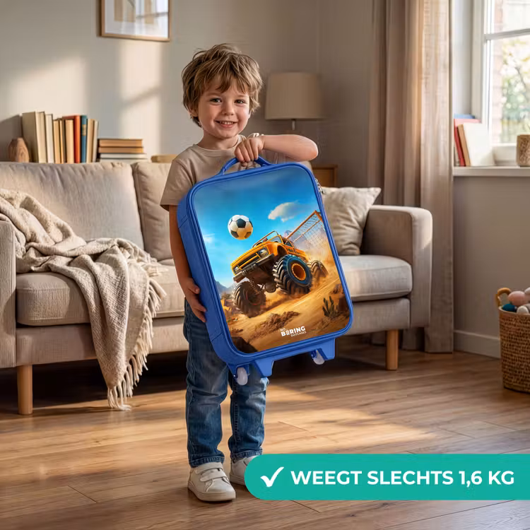 Kinderkoffer - Blauw - Monstertruck scoort goal in woestijnstadion — 2