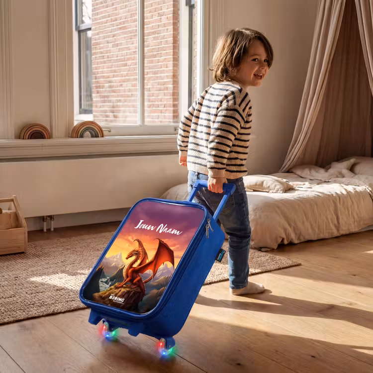 Kinderkoffer met naam - Blauw - Rode reuzendraak — 3