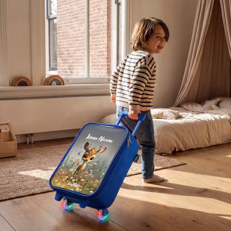 Kinderkoffer met naam - Blauw - Valerie veldhertje — 3