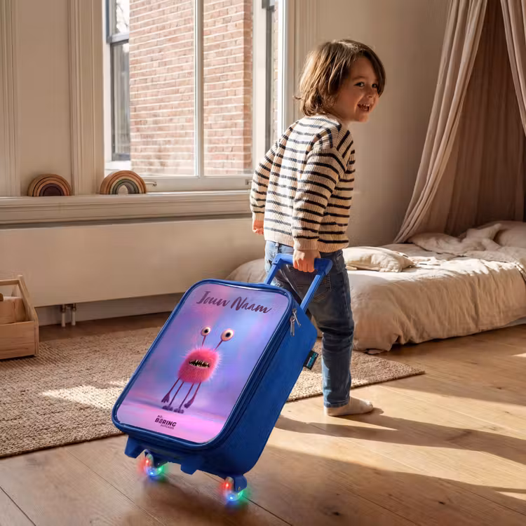 Kinderkoffer met naam - Blauw - Roze harig monster met grote ogen — 3
