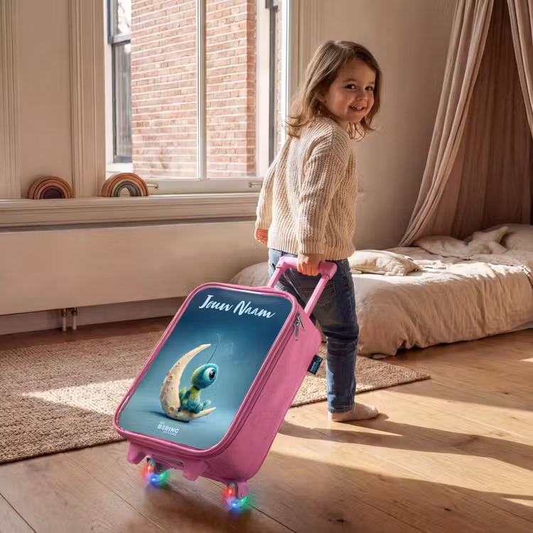 Kinderkoffer met naam - Roze - Dromerig Wezentje op de Maan — 3