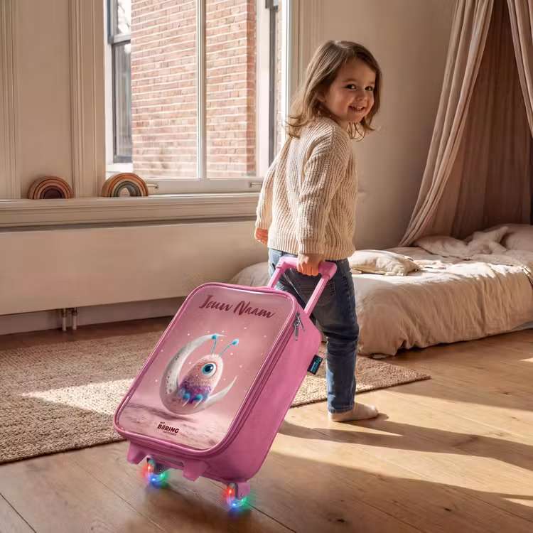 Kinderkoffer met naam - Roze - Maanwip met Pluizig Wezentje — 3