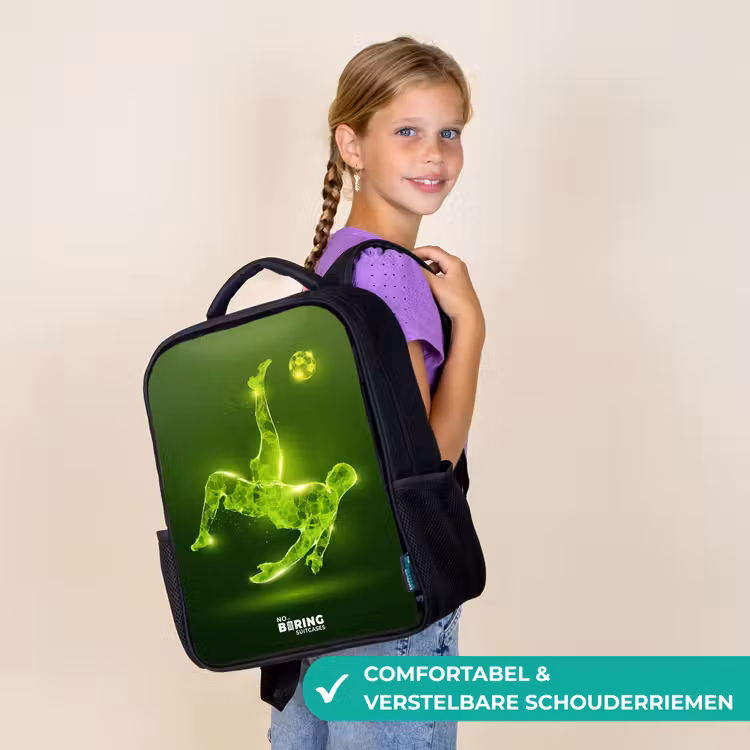 Kinderrugzak - Zwart - Groene neon omhaal in actie — 3