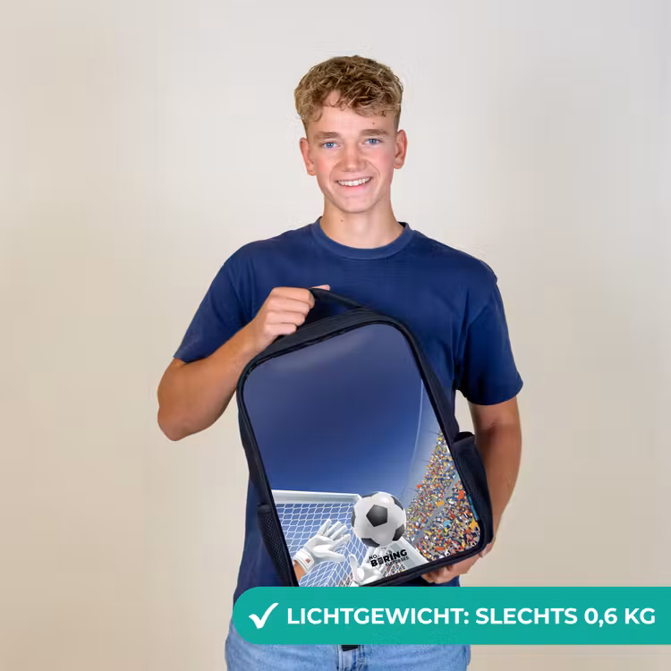 Kinderrugzak met naam - Zwart - Keeper die een voetbal tegenhoud — 2