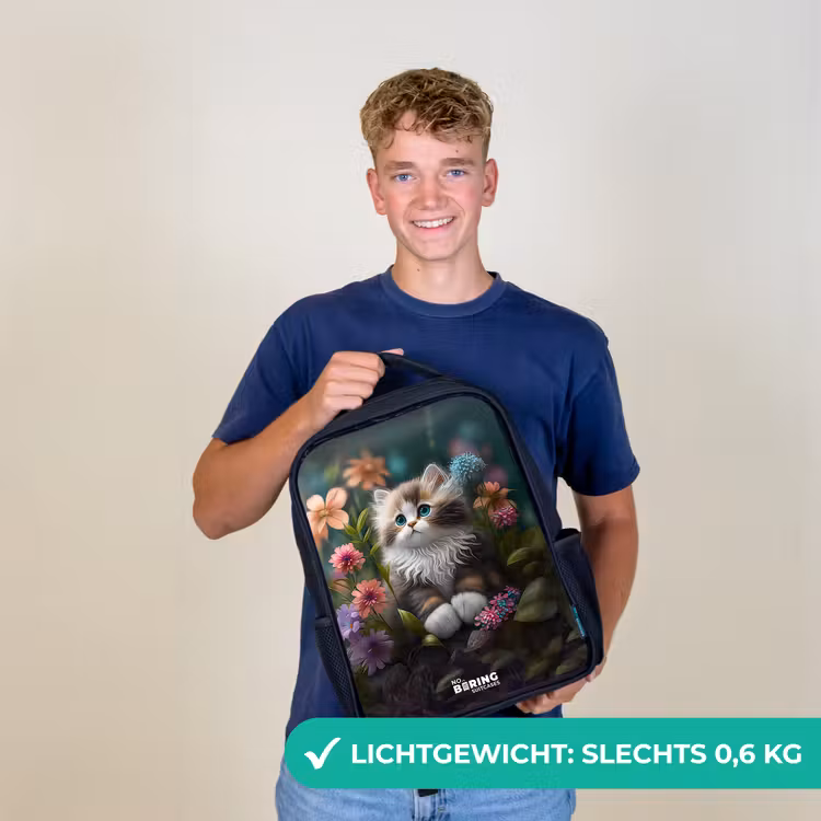 Kinderrugzak met naam - Zwart - Kitten tussen bloemen — 2