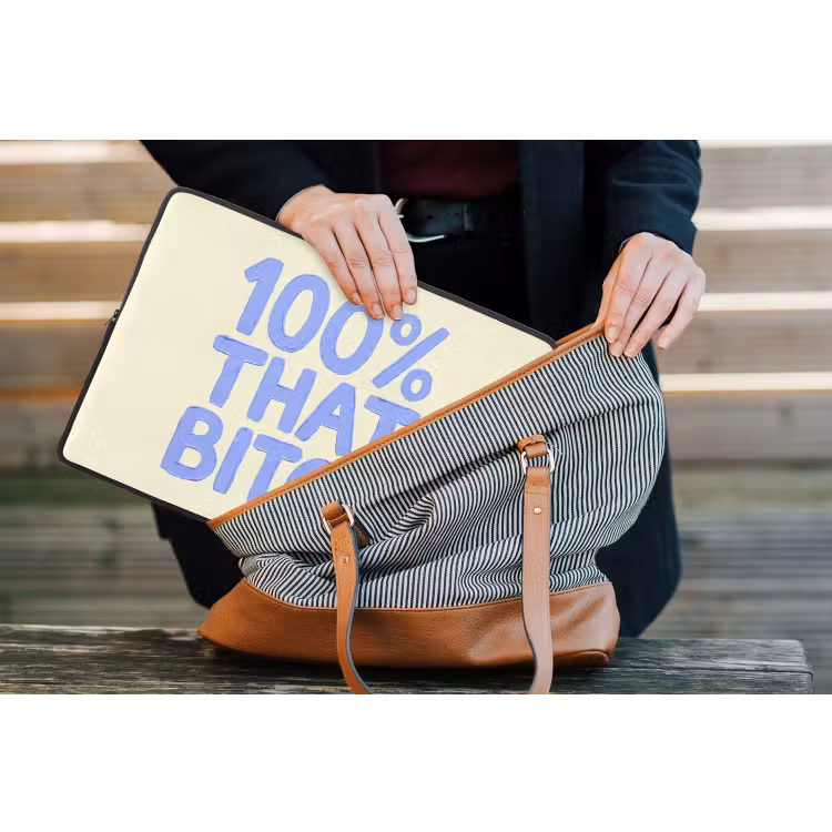 Laptophoes - 100% that bitch - Blauw - Wit — 4