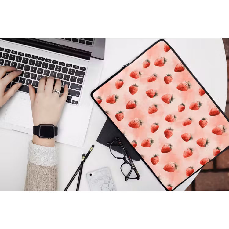 Laptophoes - Aardbei - Patroon - Roze — 3