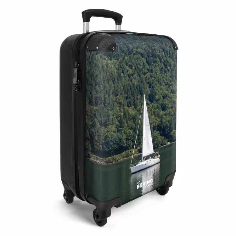 Koffer - Zeilboot - Water - Bergen - Natuur - Groen — 4