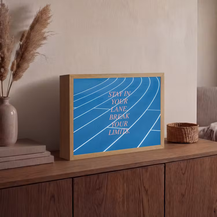 Lightbox - Wandlamp - Atletiekbaan - Blauw - Tekst -Roze — 4