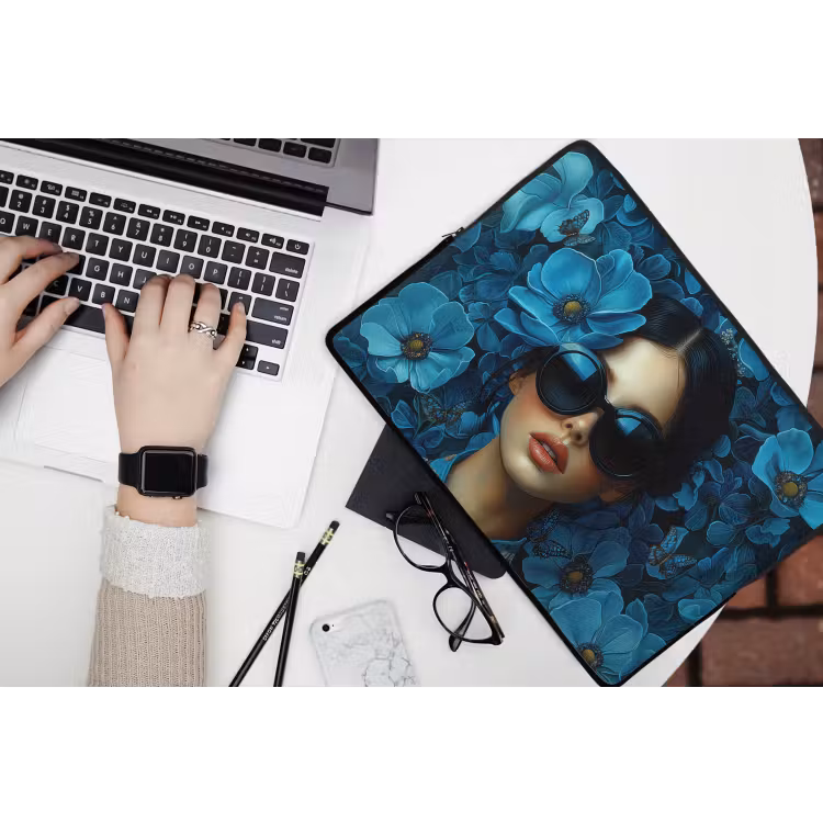 Laptophoes - Vrouw - Bloemen - Blauw - Aesthetic - Luxe — 3