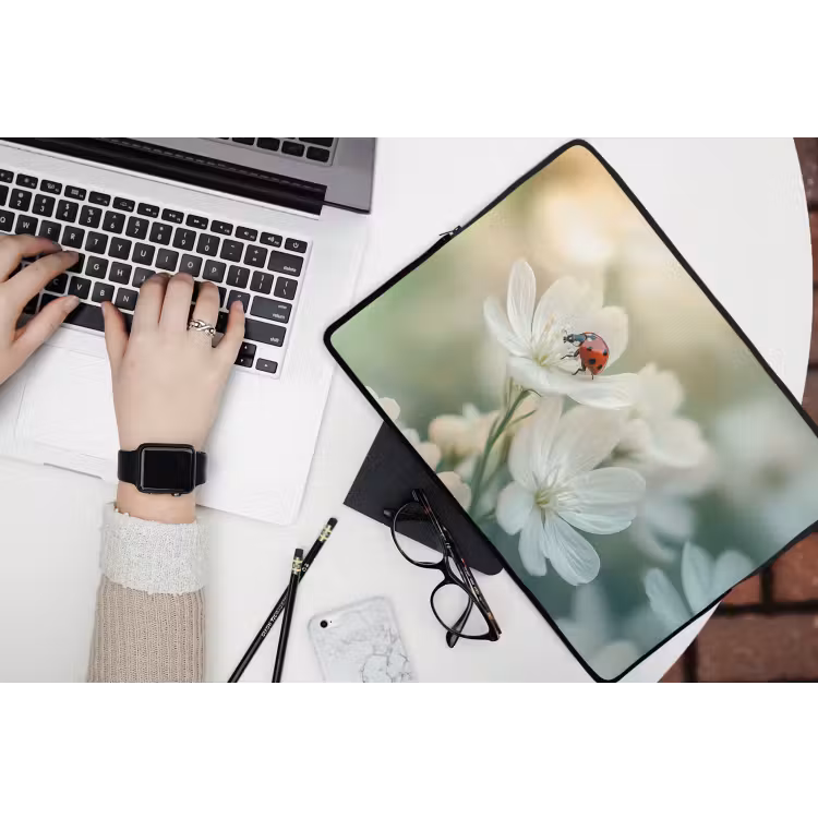 Laptophoes - Lieveheersbeestje - Bloemen - Wit — 3