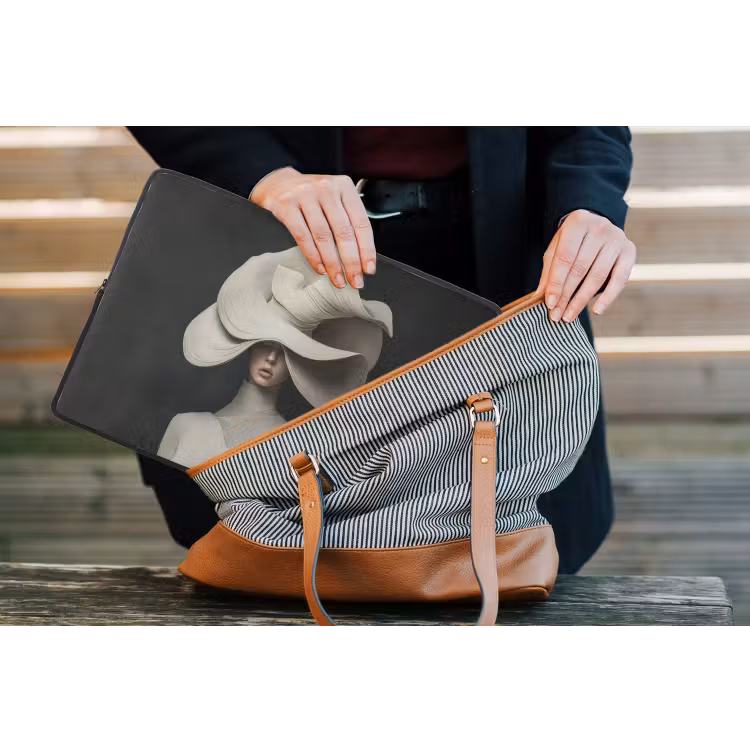 Laptophoes - Modern - Vrouw - Hoed — 4