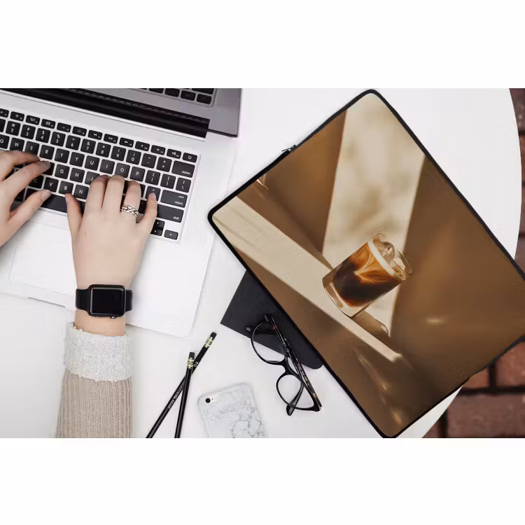 Laptophoes - Glas - Ijskoffie - Schaduw - Bruin — 3