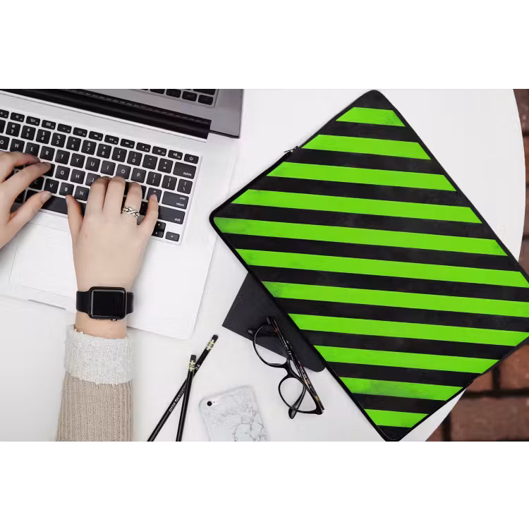 Laptophoes - Gaming - Strepen - Schuin - Groen — 3