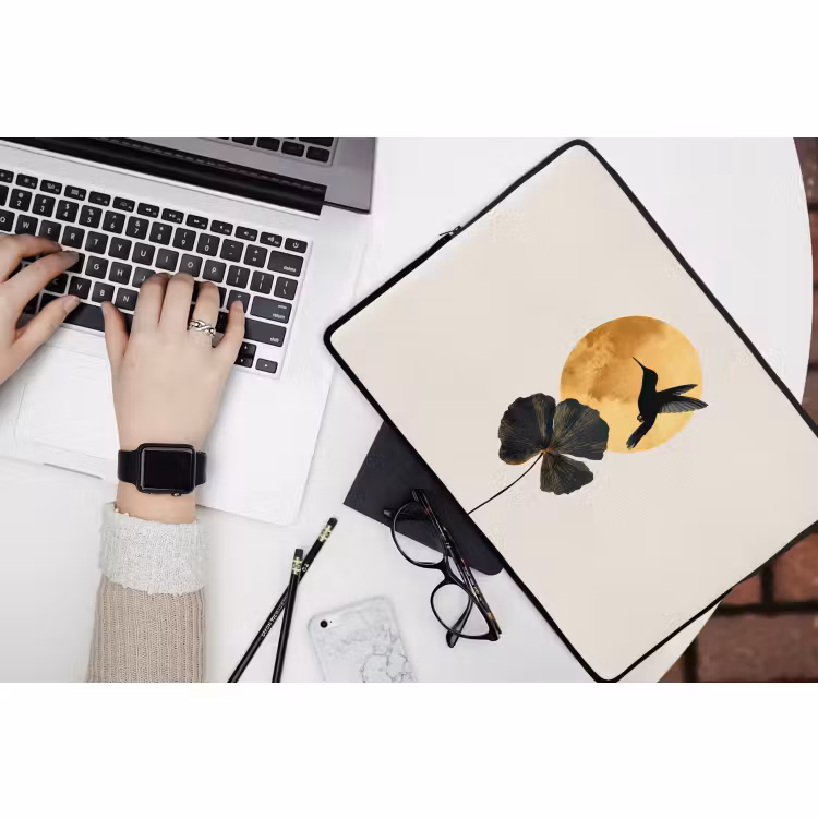 Laptophoes - Zwarte kolibrie - Bloem - Gouden cirkel — 3