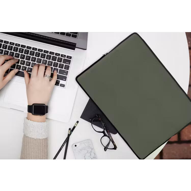 Laptophoes - Groen - Effen kleur - Olijfgroen — 2