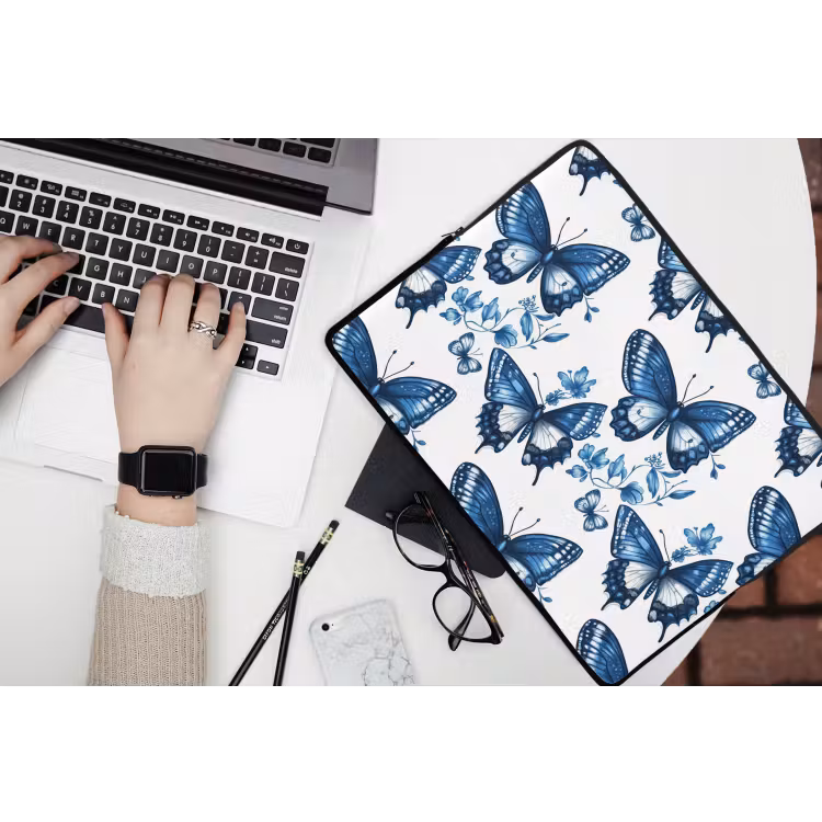 Laptophoes - Blauw - Vlinders - Bloemen - Wit — 3