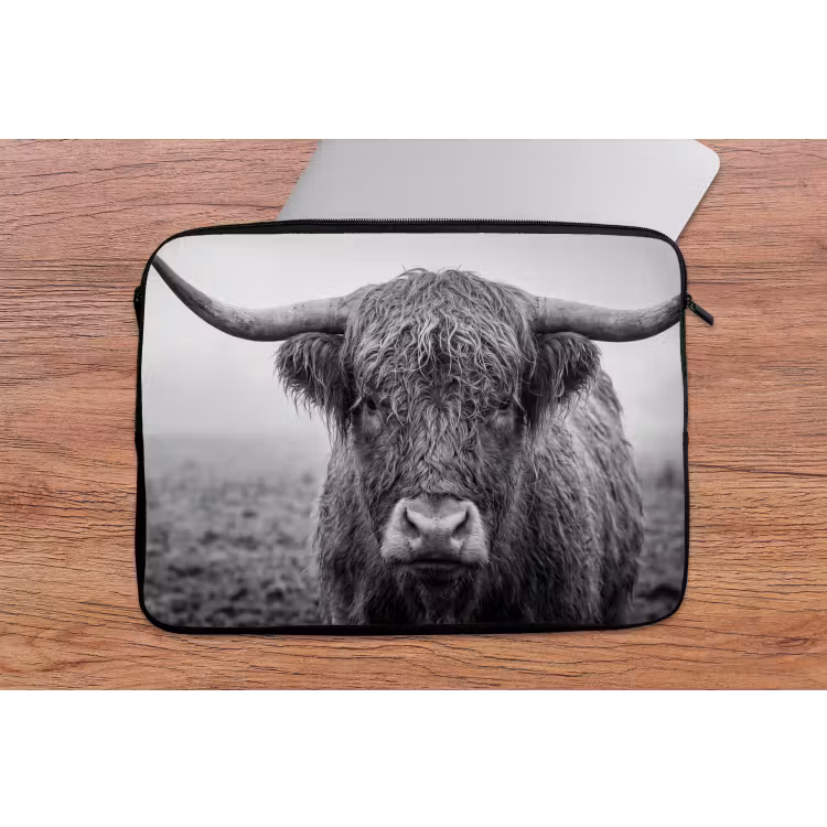 Laptophoes - Schotse hooglander - Zwart - Wit - Gras — 2
