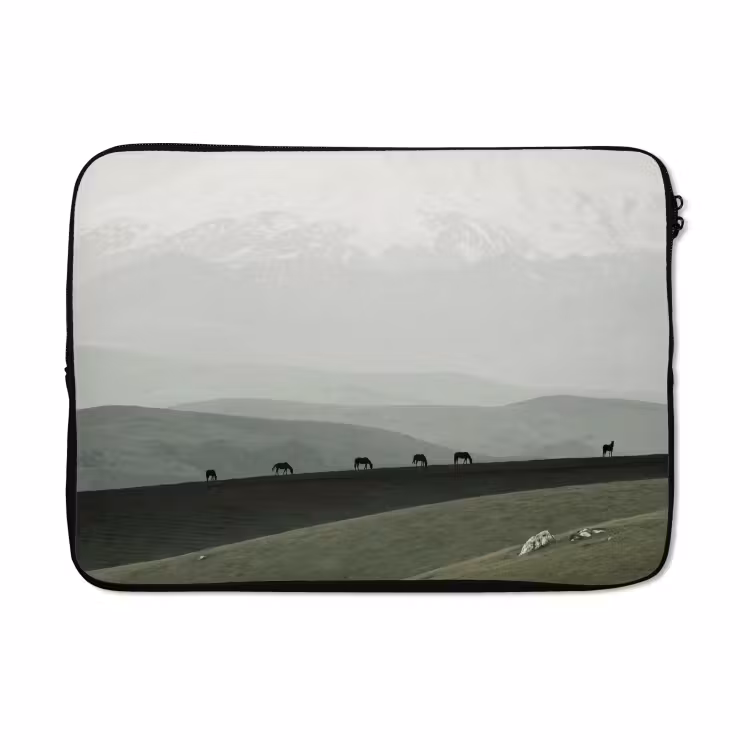Laptophoes - Grijs - Berg - Paarden — 5