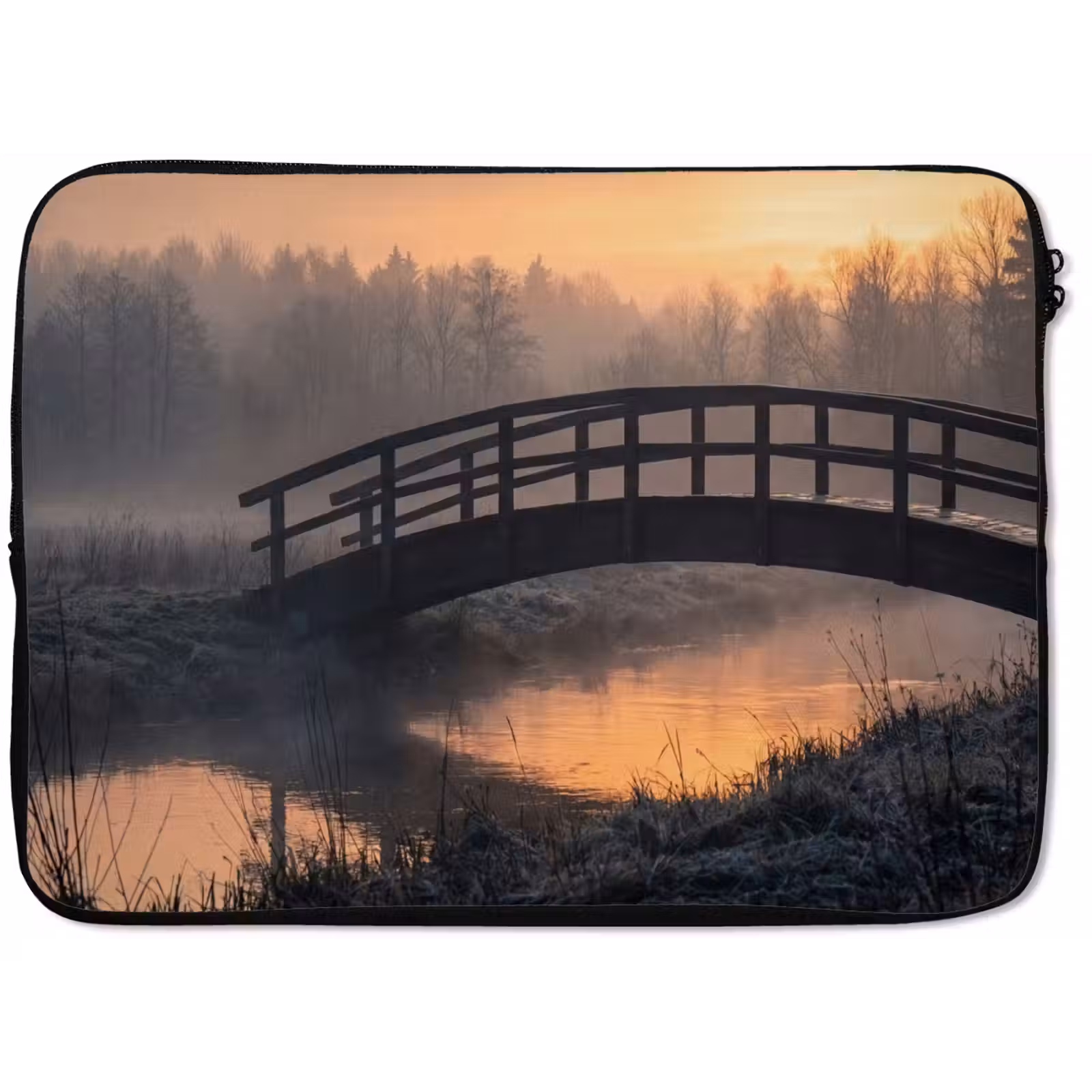 Laptophoes - Brug - Mist - Bomen - Water — 1