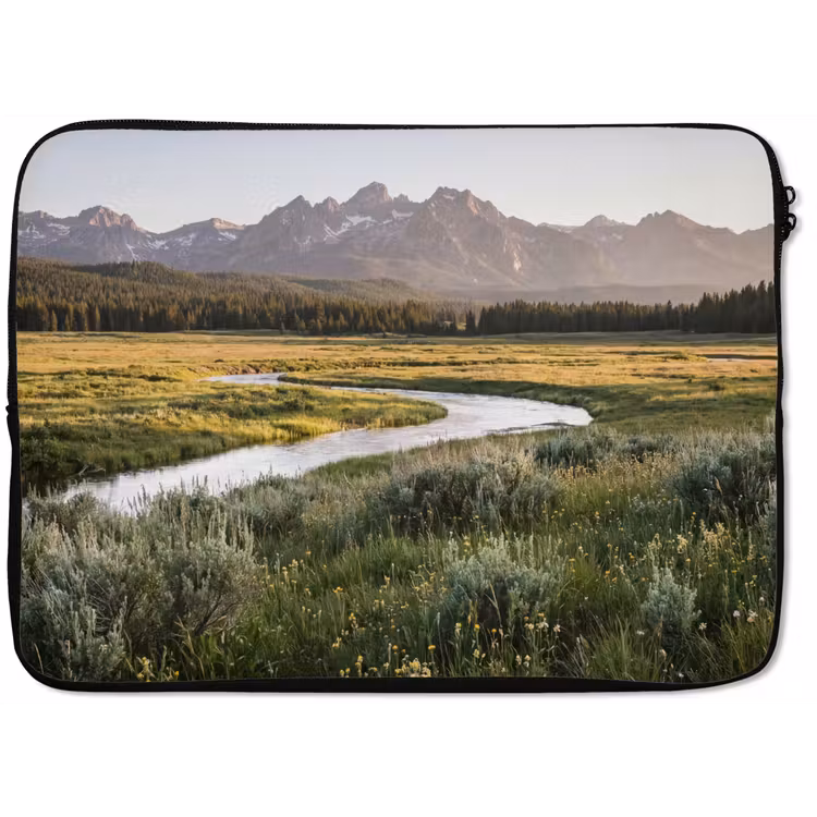 Laptophoes - Berglandschap - Rivier - Bos — 1