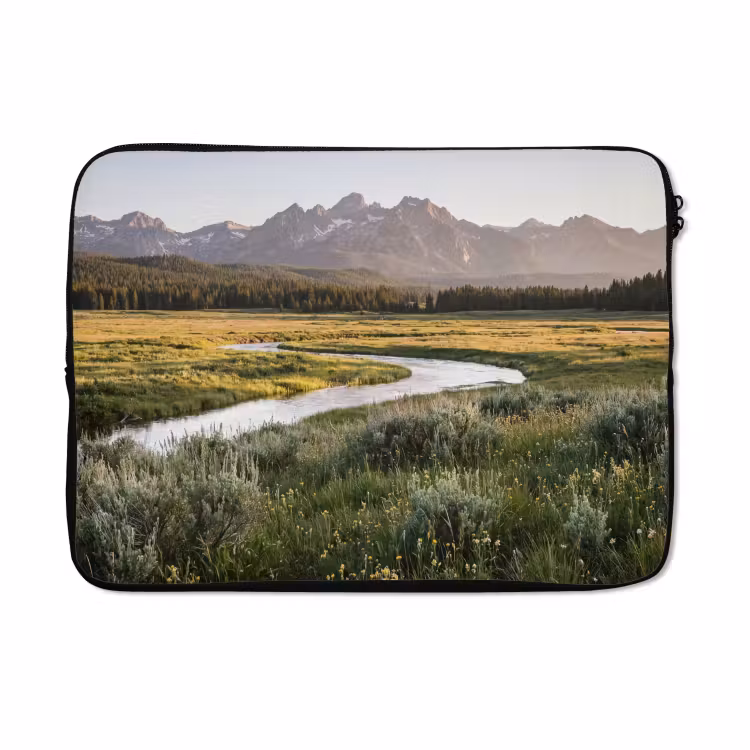 Laptophoes - Berglandschap - Rivier - Bos — 5