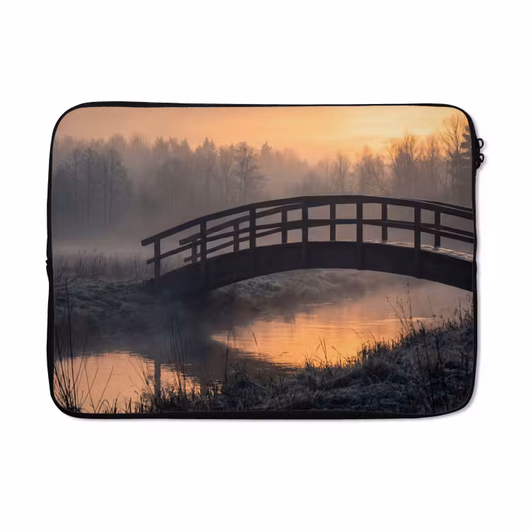 Laptophoes - Brug - Mist - Bomen - Water — 5