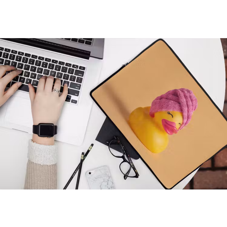 Laptophoes - Badeend - Handdoek - Kleurrijk — 3