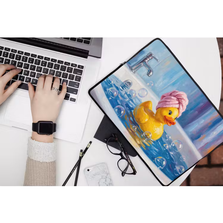 Laptophoes - Creatief - Badeend - Kleurrijk — 3