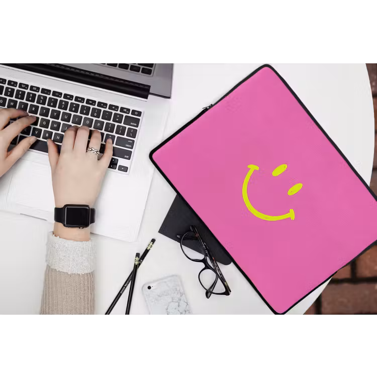 Laptophoes - Smiley - Vrolijk - Roze — 3