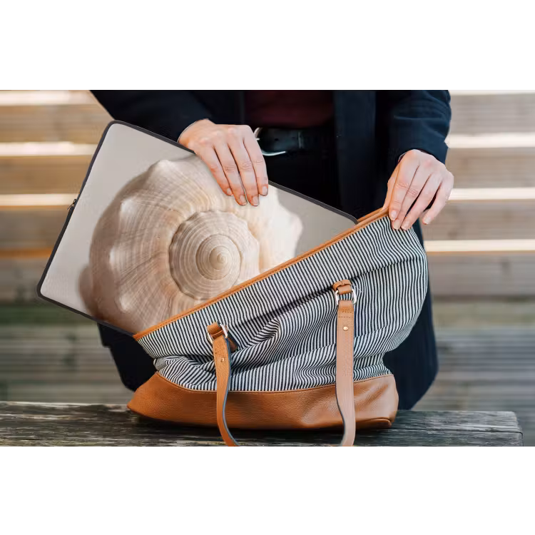 Laptophoes - Schelp - Detail - Beige — 4
