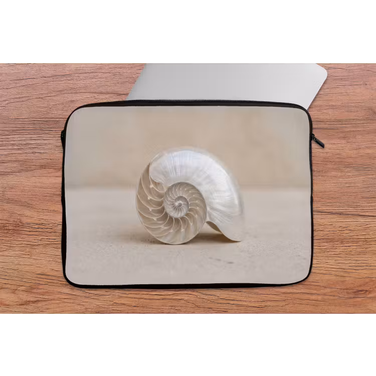 Laptophoes - Schelp - Spiraal - Beige — 2