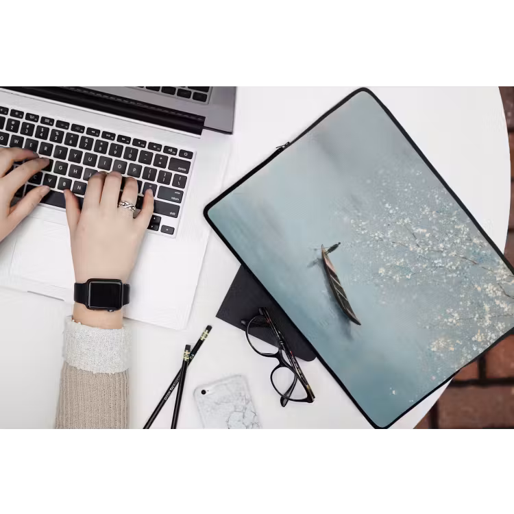 Laptophoes - Bloesems - Minimalistisch - Wateroppervlak - Boot — 3