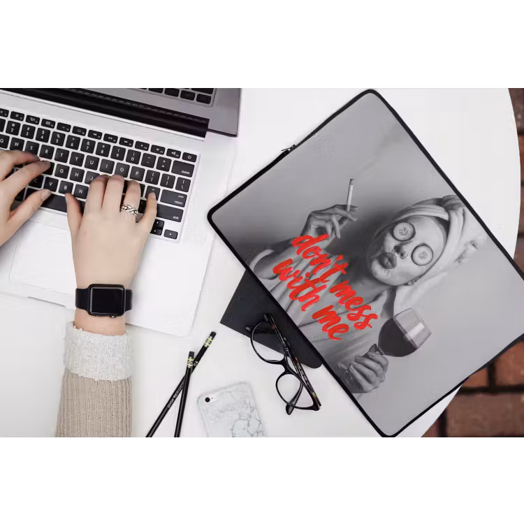 Laptophoes - Don't mess with me - Wijn - Vrouw - Sigaret — 3
