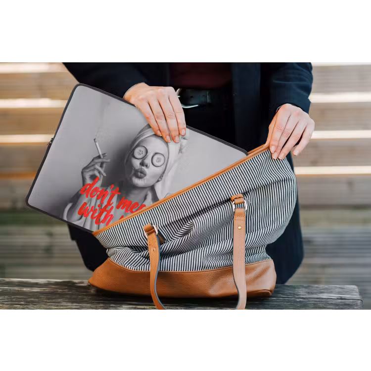 Laptophoes - Don't mess with me - Wijn - Vrouw - Sigaret — 4