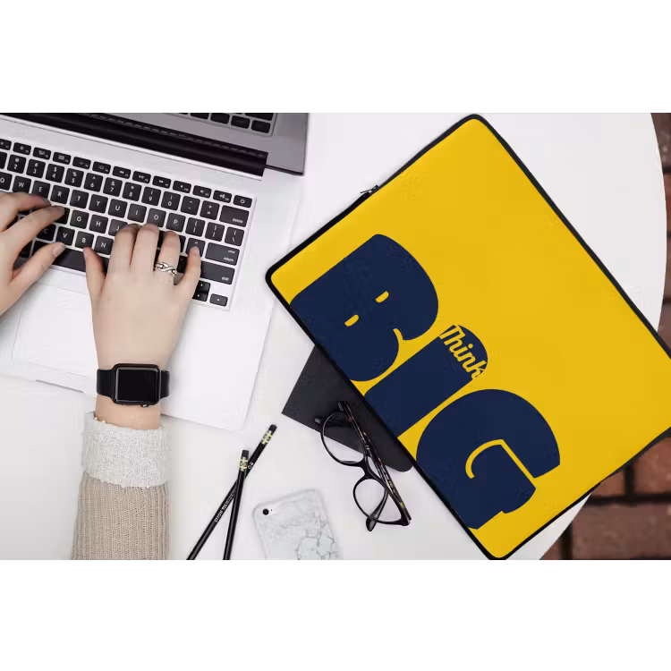Laptophoes - Geel - Think big - Grafisch — 3