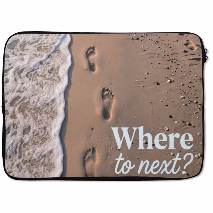 Laptophoes - Where to next - Strand - Voetstappen — 1