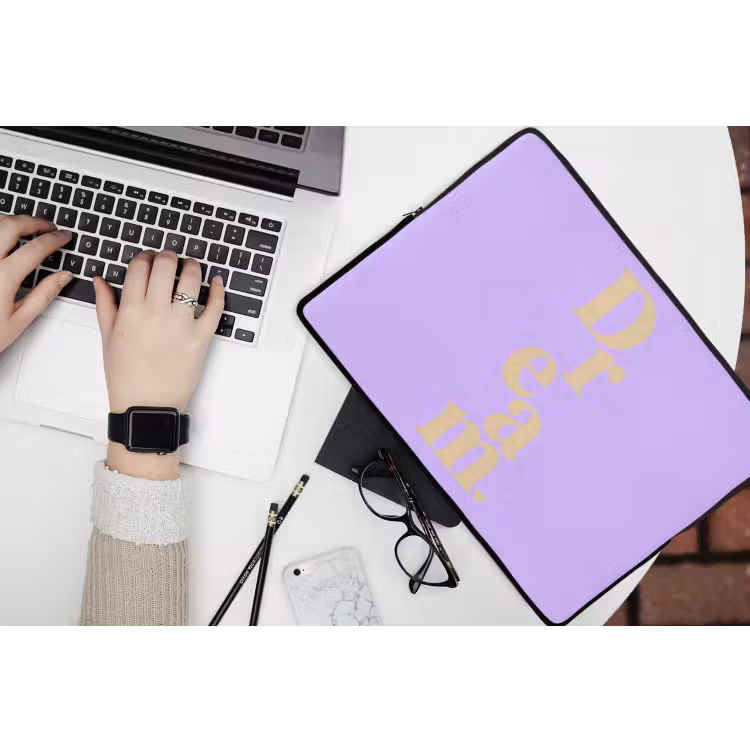 Laptophoes - Dream - Paars - Typografisch — 3