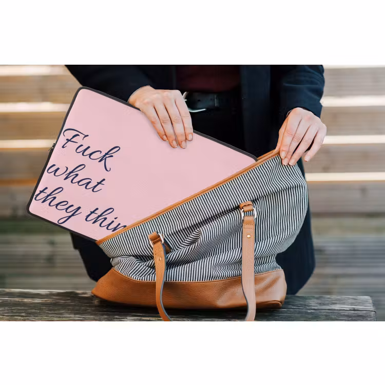 Laptophoes - Fuck what they think - Roze - Minimalistisch — 4