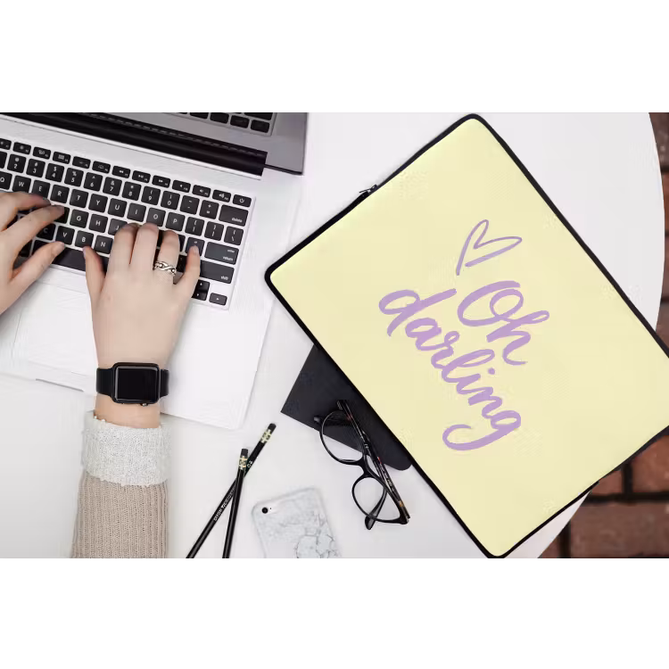 Laptophoes - Oh darling - Geel - Hart — 3