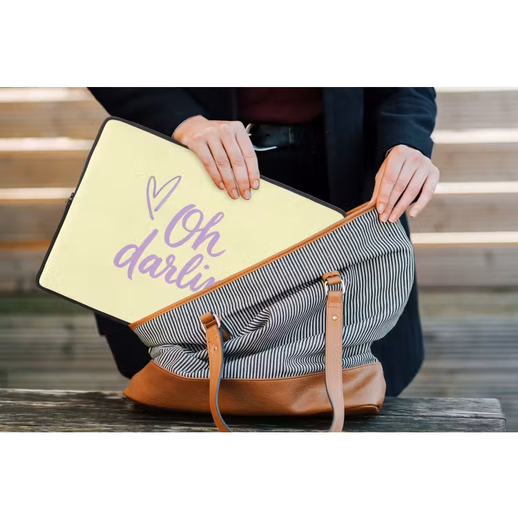Laptophoes - Oh darling - Geel - Hart — 4