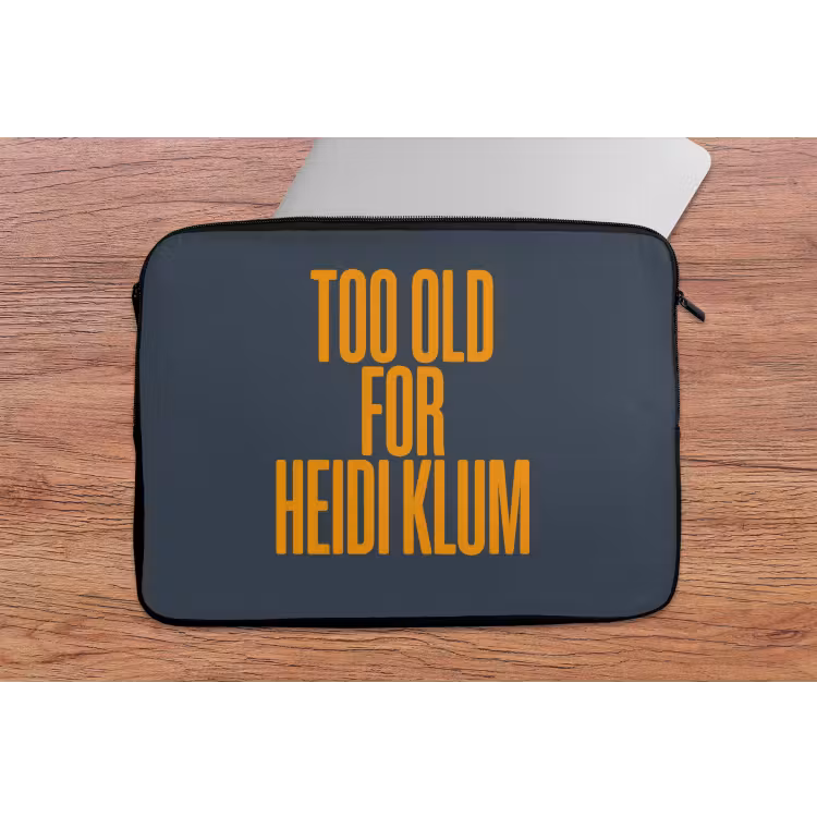 Laptophoes - Too old for heidi klum - Geel - Blauw — 2