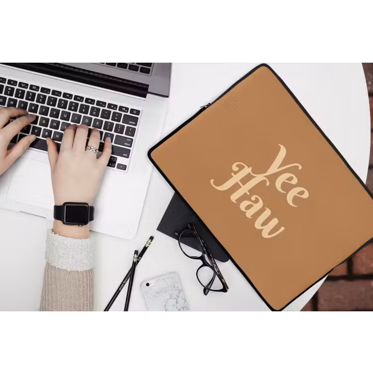 Laptophoes - Yee haw - Bruin - Minimalistisch — 3
