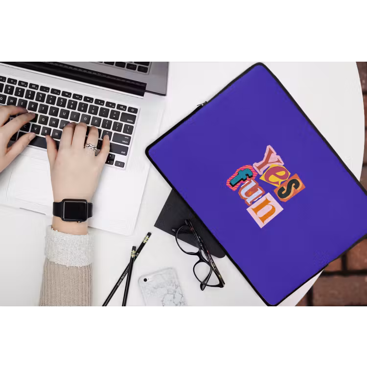 Laptophoes - Yes fun - Kleurrijk - Collage-stijl — 3