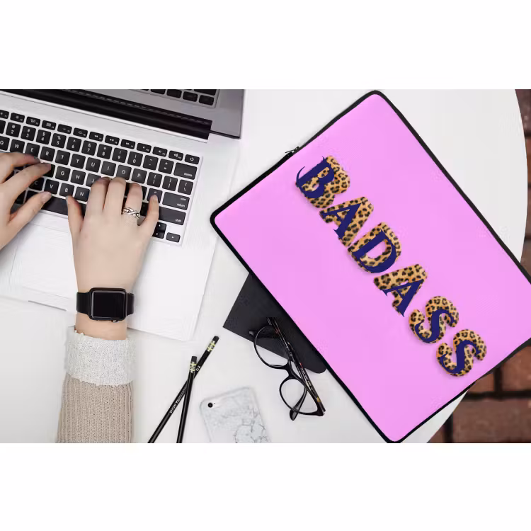 Laptophoes - Felroze - Badass - Panterprint - Schaduw — 3